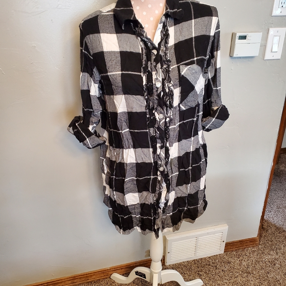5/$25 Sale   Simply Vera flannel